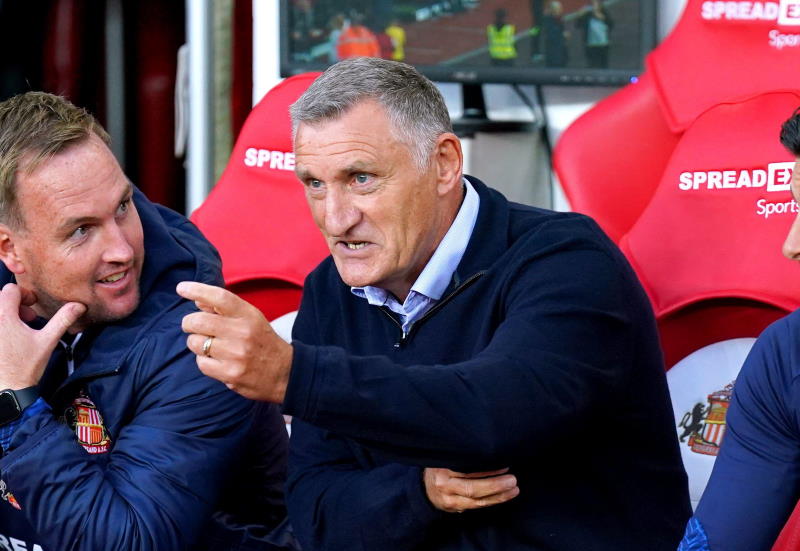 Tony Mowbray point out who to blame after Sunderland suffer heavy defeat